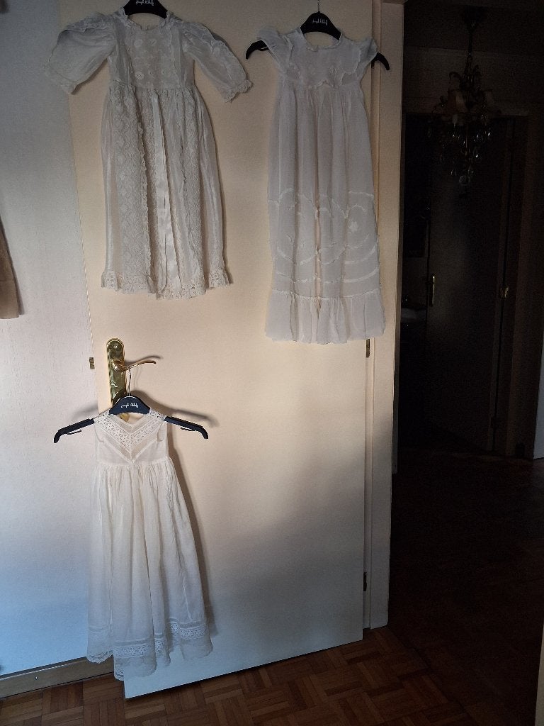 Antiek Baby of Poppen Kleedjes , 3 Stuks + Gratis, Enlèvement ou Envoi