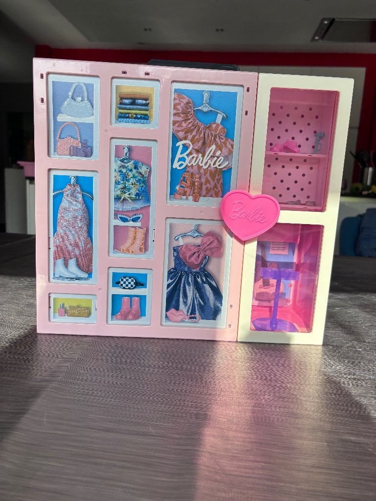 Barbie Dream Closet (dressing Barbie transportable, Enlèvement, Utilisé, Barbie