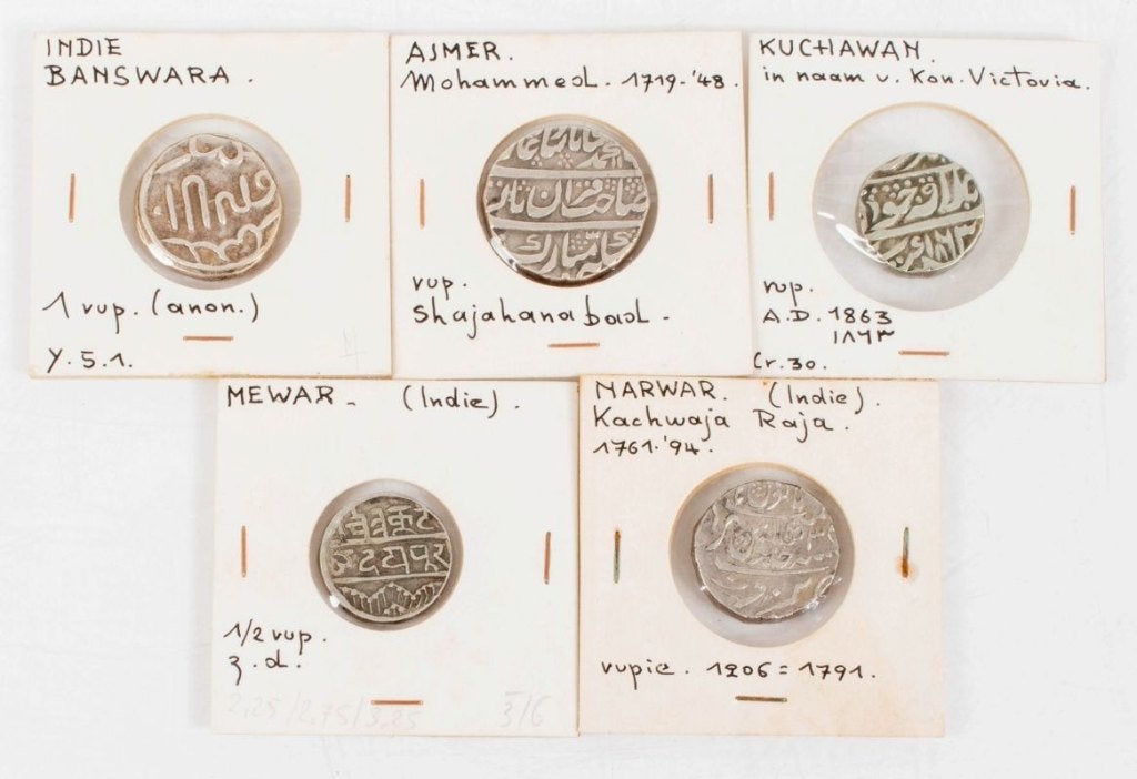Lot de 5 anciennes monnaies indiennes en argent, Ophalen