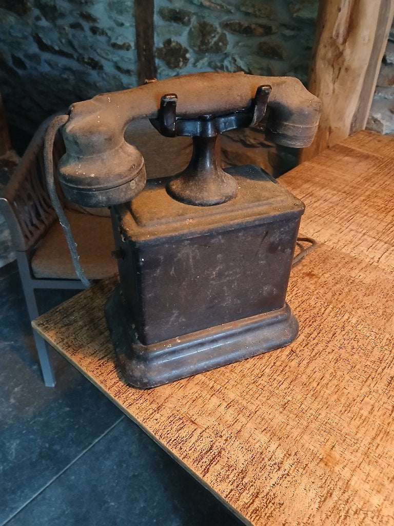 Ancien telephone ericsson, Ophalen of Verzenden