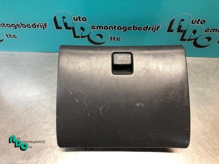 Dashboardkastje van een Toyota Starlet (Starlet 90-), Gebruikt, -, -, Ophalen of Verzenden