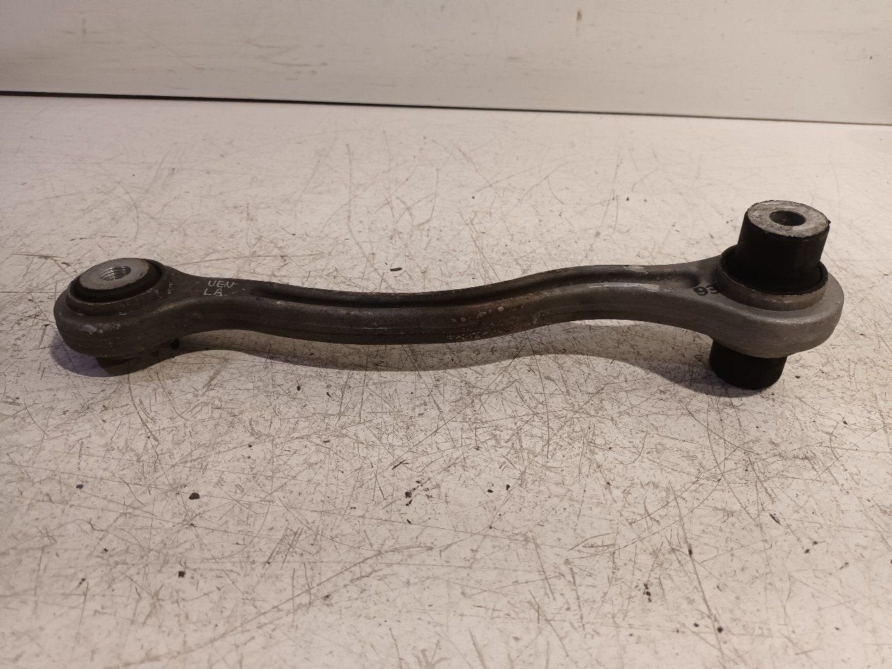 Draagarm links achter onder Mercedes-Benz C-Klasse, Onderdelen@venauto.nl, Van der Ven Autorecycling B.V., Gebruikt, Ettenseweg 76, 4706 PB Roosendaal, The Netherlands