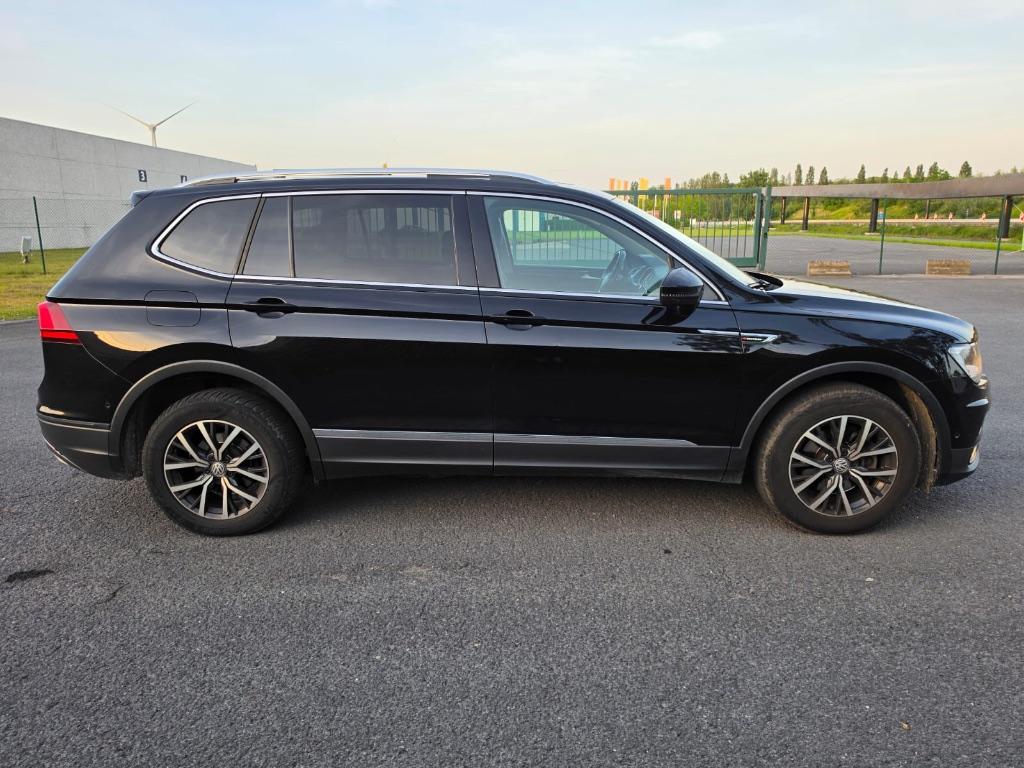 VW TIGUAN ALSPACE 4x4 Long 2.0Diesel  5places, Auto's, 4 cilinders, Zwart, Leder, Bedrijf