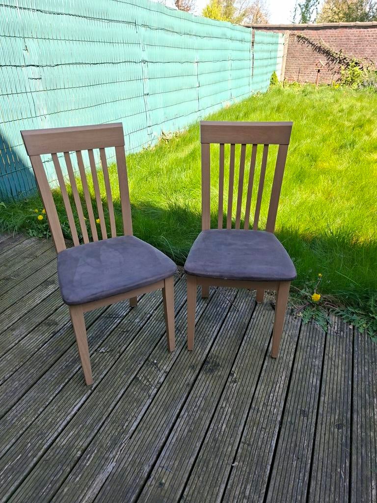 2 stoelen met leuning, Ophalen