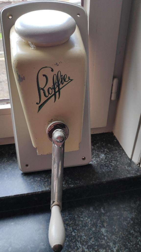 Koffiemolen, Enlèvement