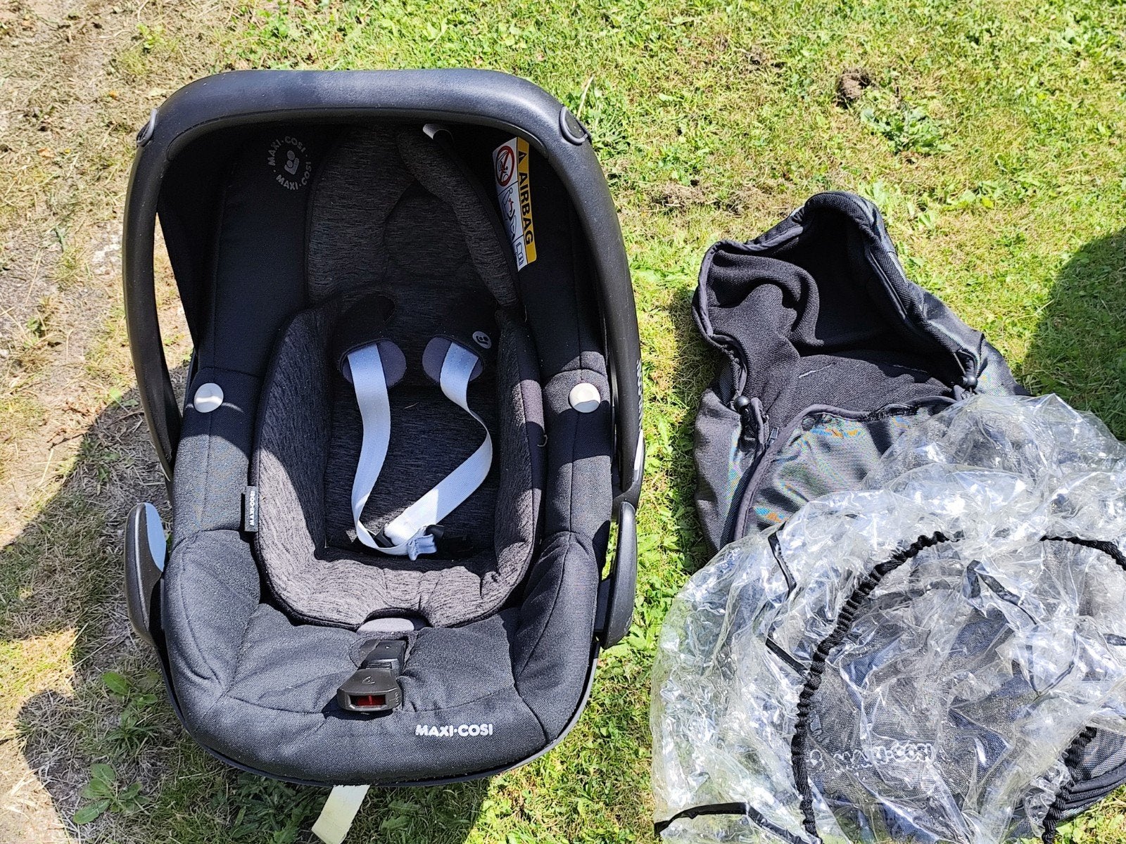 Maxi-Cosi met regenhoes en wintertas, Ophalen, Maxi-Cosi, Isofix