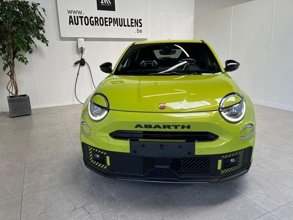 Abarth 600e Scorpionissima + Pack Scorpion Design + Tech +, Auto's, Automaat, Parkeersensor, 5 zetels, Stadsauto