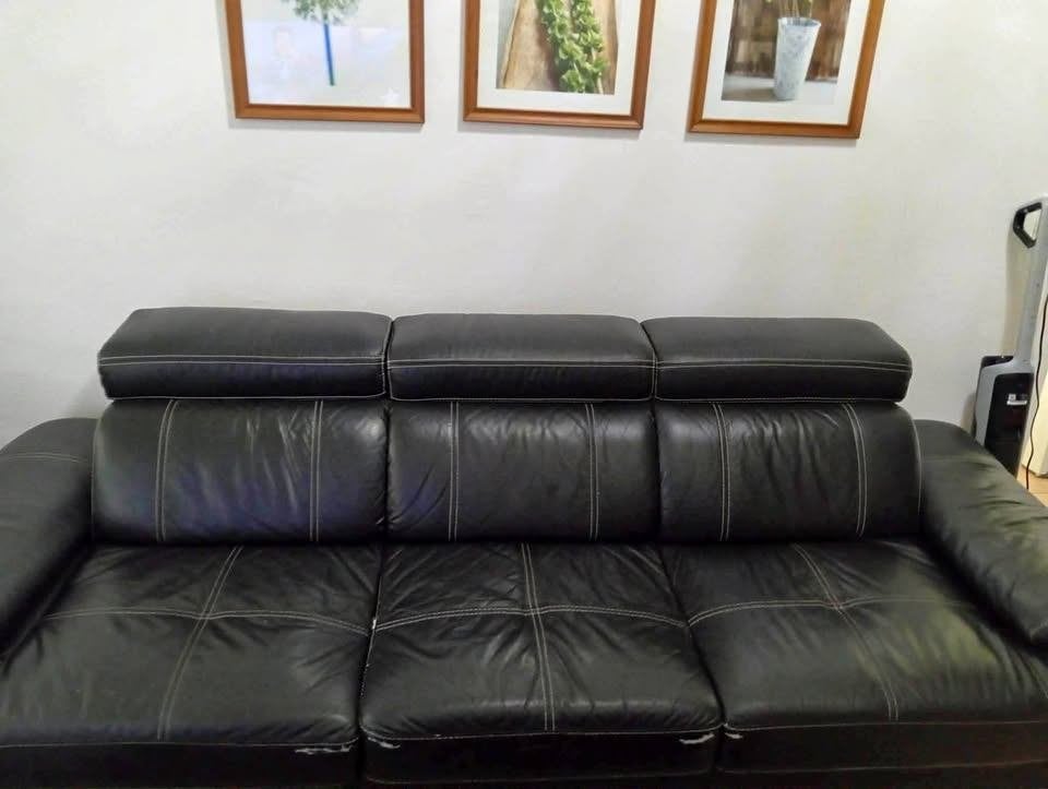 Canapé noir cuir + table gratuite, Huis en Inrichting, Zetels | Zetels, Ophalen, 250 tot 300 cm, Gebruikt, Leer