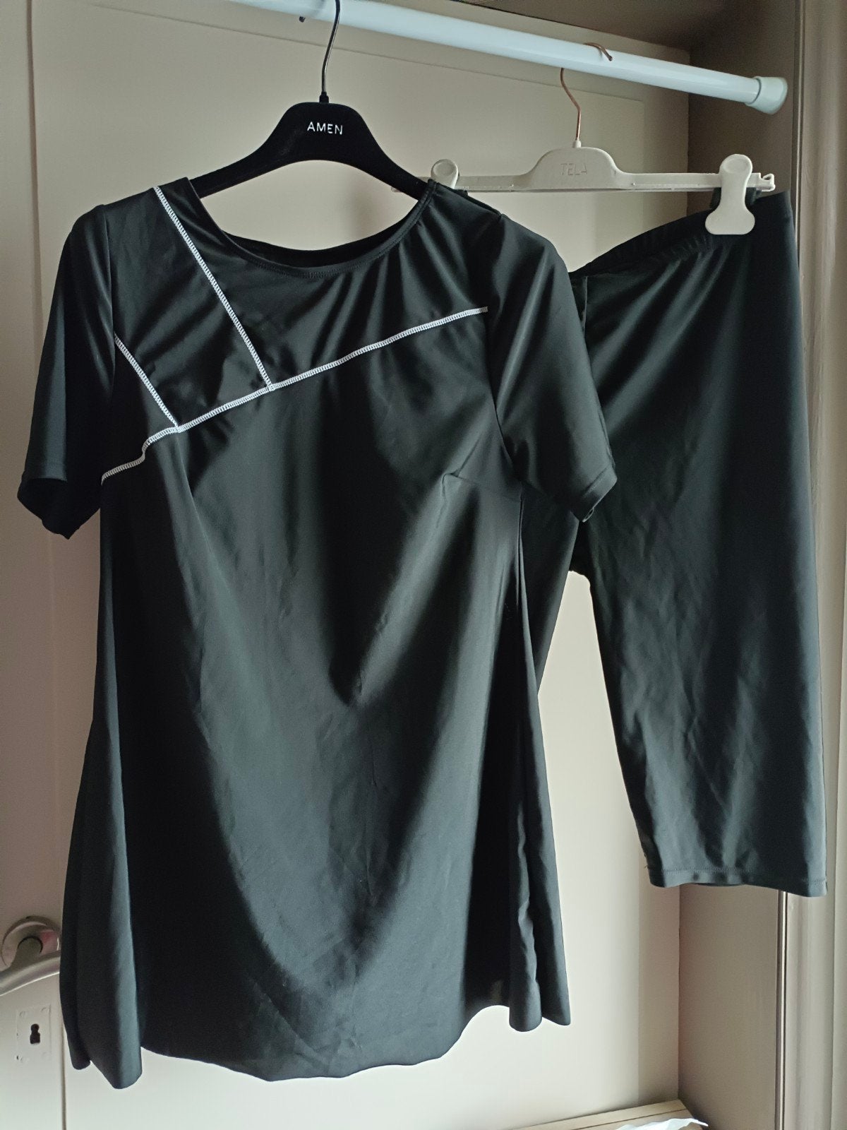Bedekkende zwemkledij set L/XL, Kleding | Dames, Badmode en Zwemkleding, Ophalen of Verzenden, Zo goed als nieuw, Zwart, Badpak