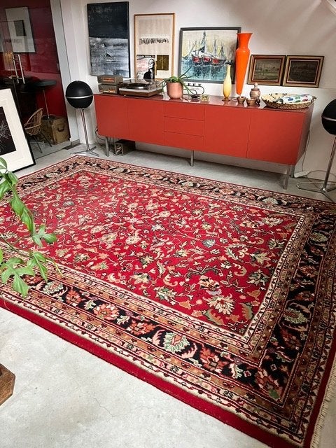 Groot handgeknoopt Oosters tapijt D.Kirman, Enlèvement