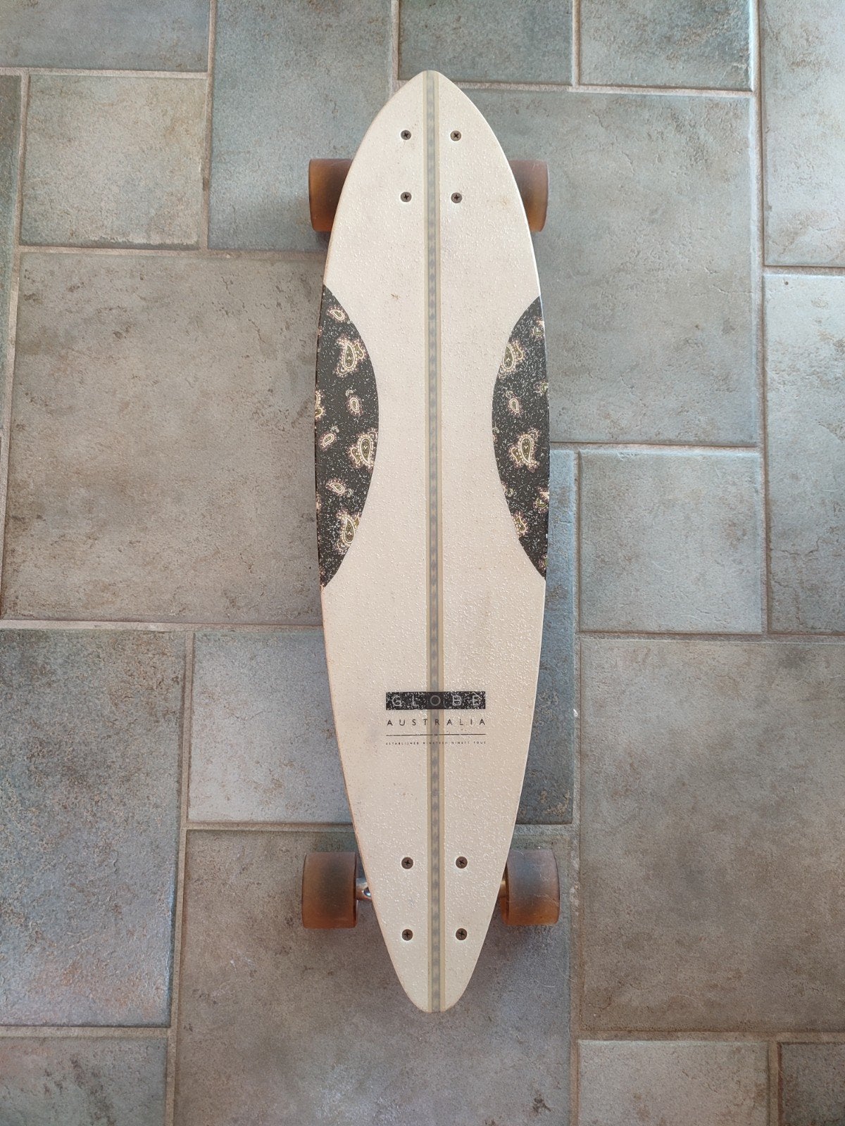 Skateboard Globe 29.5", Sports & Fitness, Enlèvement, Utilisé, Skateboard