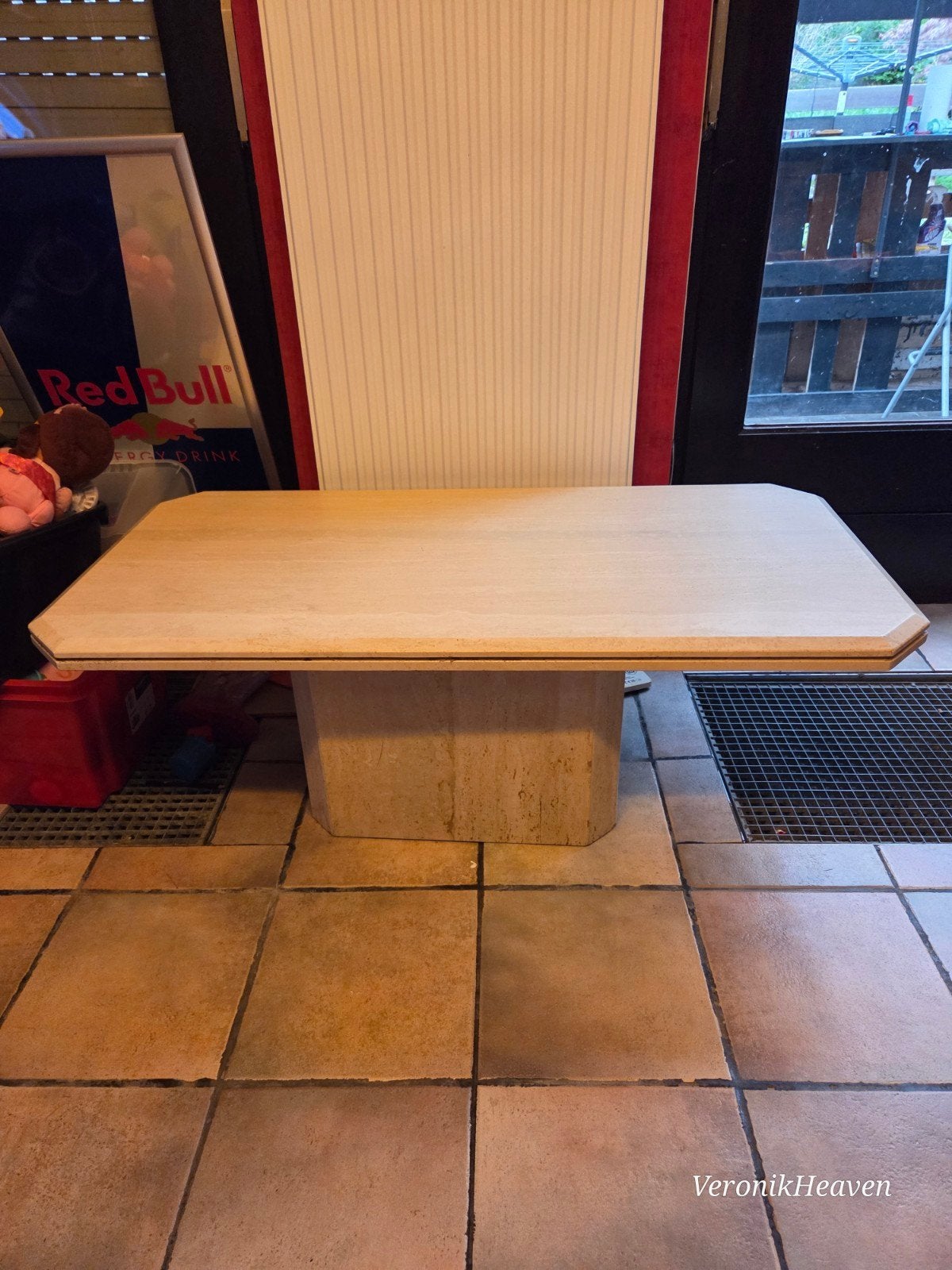 Table en marbre beige, Enlèvement