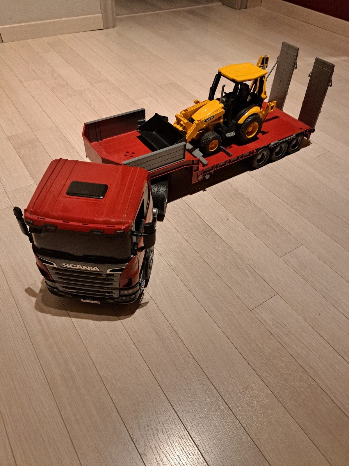 Scania dieplader + JCB wiellader - Bruder, Ophalen