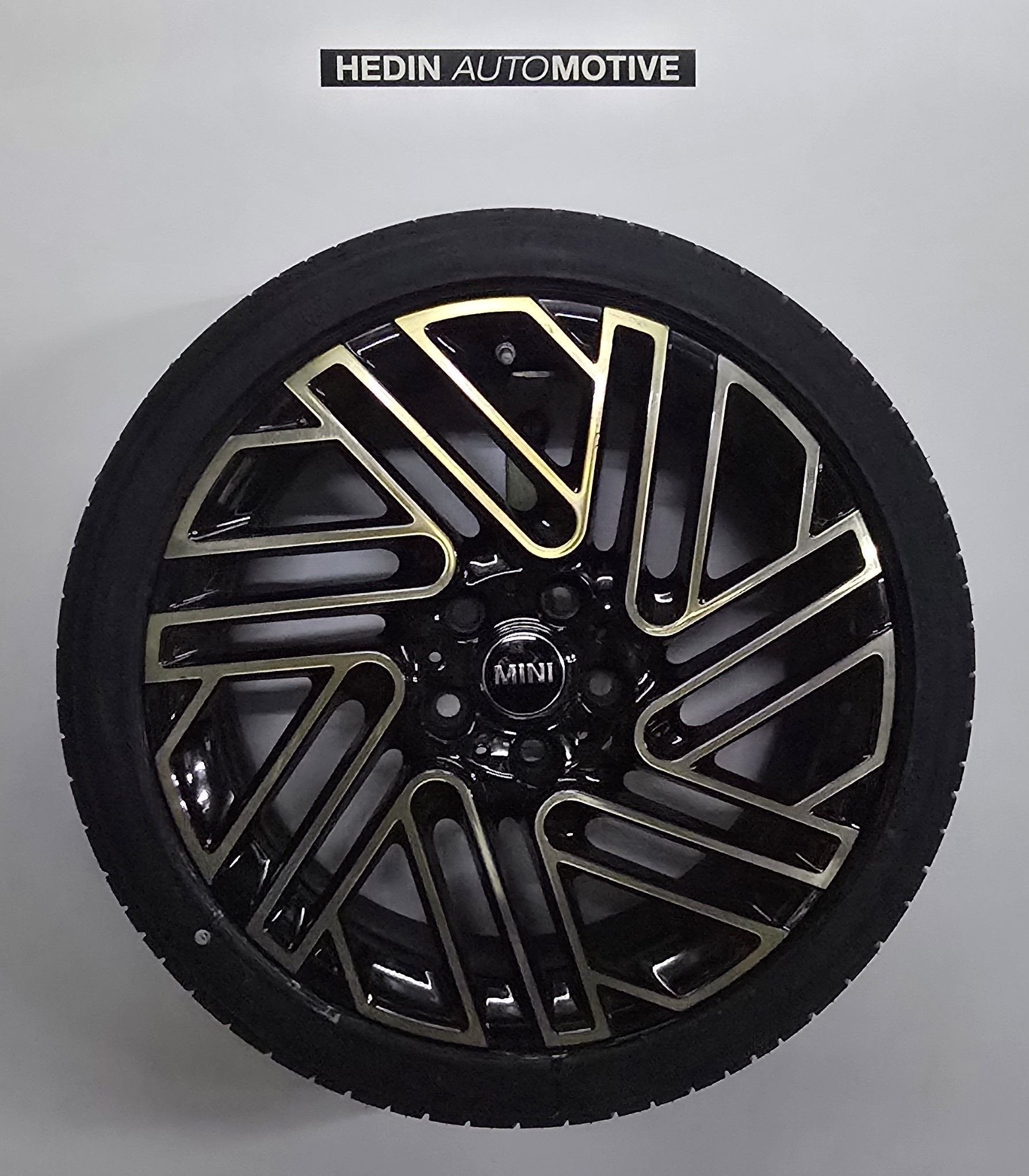 MINI Clubman (F54) Styling 665 18" RFT + RDCi Zomer, Gebruikt, -, -, Banden en Velgen