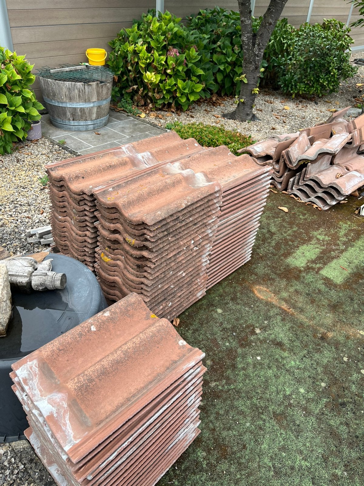Tuiles de toit en béton, Enlèvement, Utilisé, Rouge, Tuiles