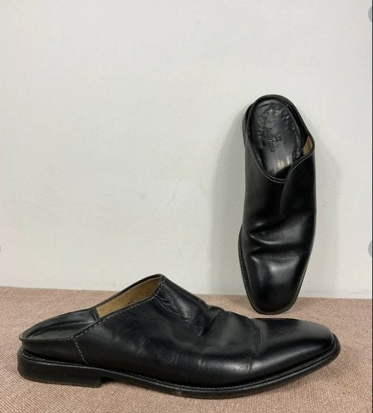 Very Rare & exclusive John Lobb leather mules | size 44, Vêtements | Hommes, Chaussures, Chaussons, Enlèvement ou Envoi, Comme neuf