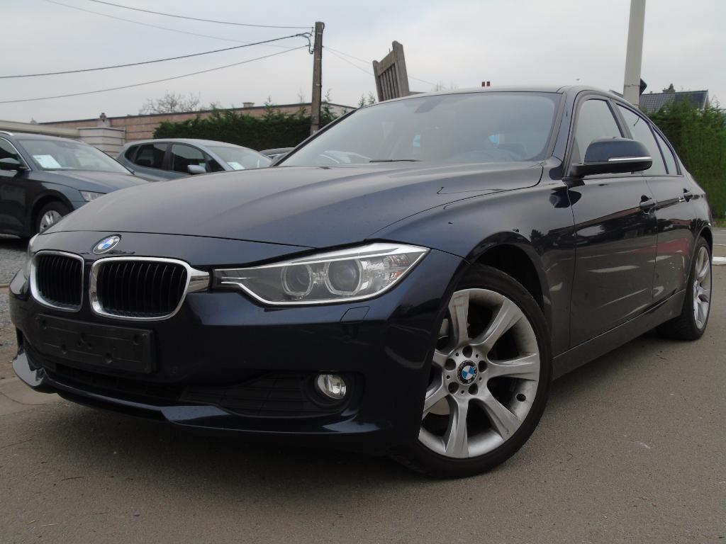 Bmw 318dA *06/2013 **Navi* Keyless Go* Bi-Xenon* AUTOMAAT, Autos, BMW, Cuir, Euro 5, Phares entièrement LED, Entreprise