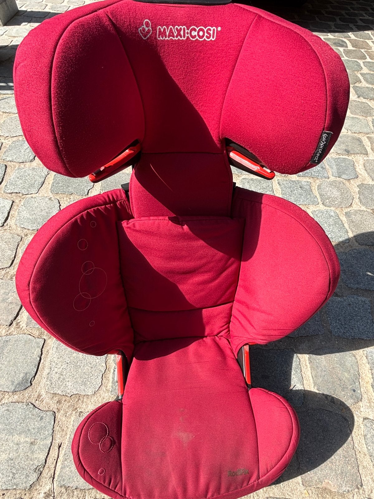 Siège auto pour bébé, 15 à 36 kg, Enlèvement, Utilisé, Maxi-Cosi