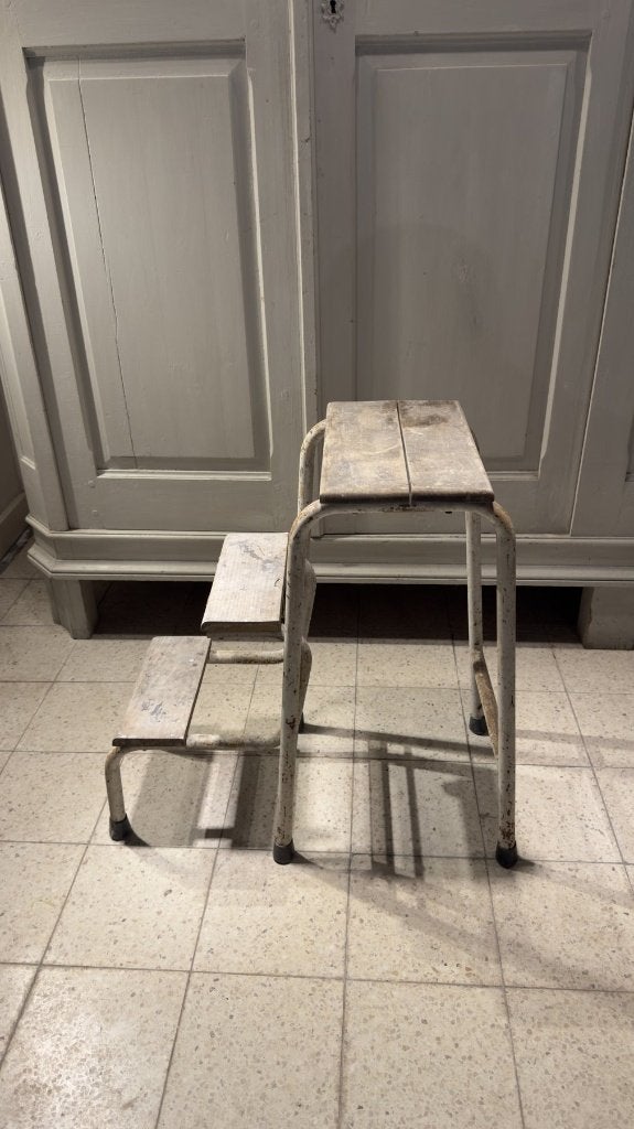 Vintage inklapbaar keukentrapje / opstapkruk metaal-hout, Antiek en Kunst, Ophalen