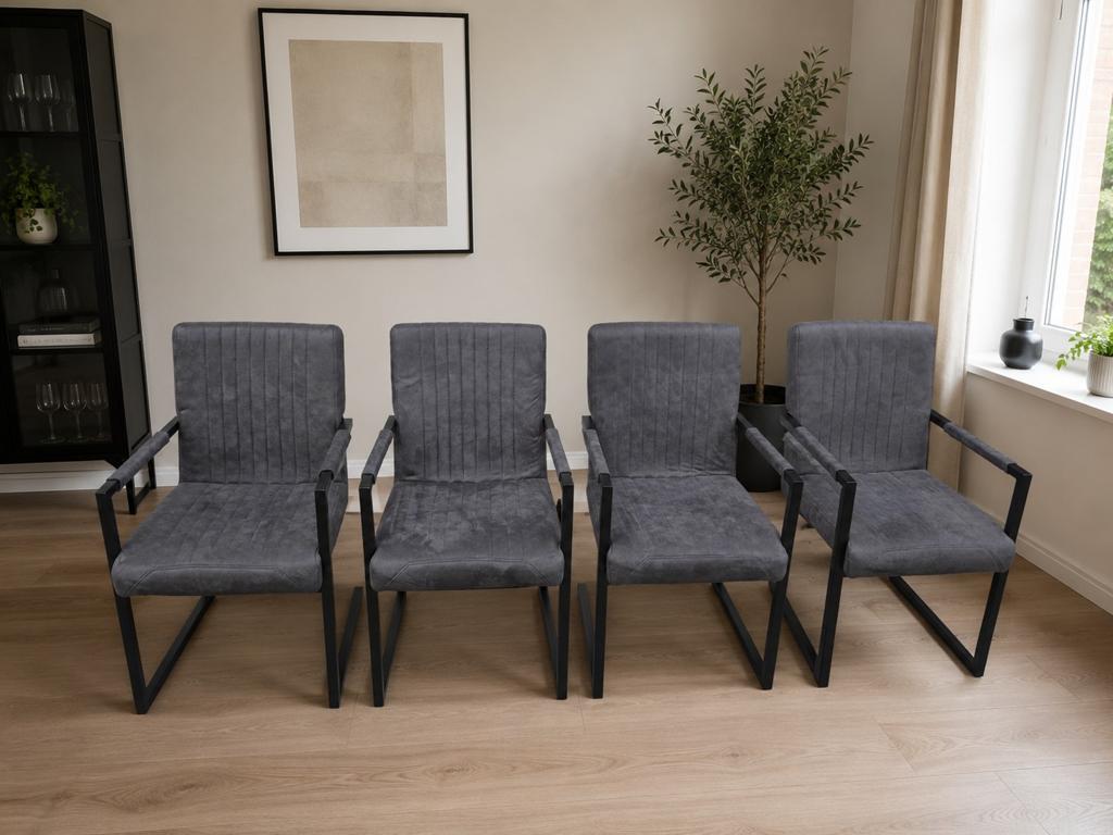 4 eetkamer stoelen, Huis en Inrichting, Stoelen, Ophalen
