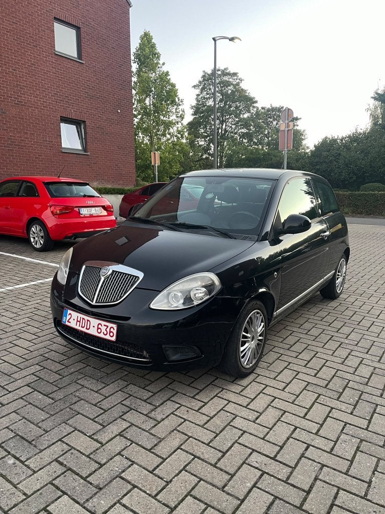 Lancia ypsilon, Auto's, Euro 5, Stof, Zwart, Handgeschakeld