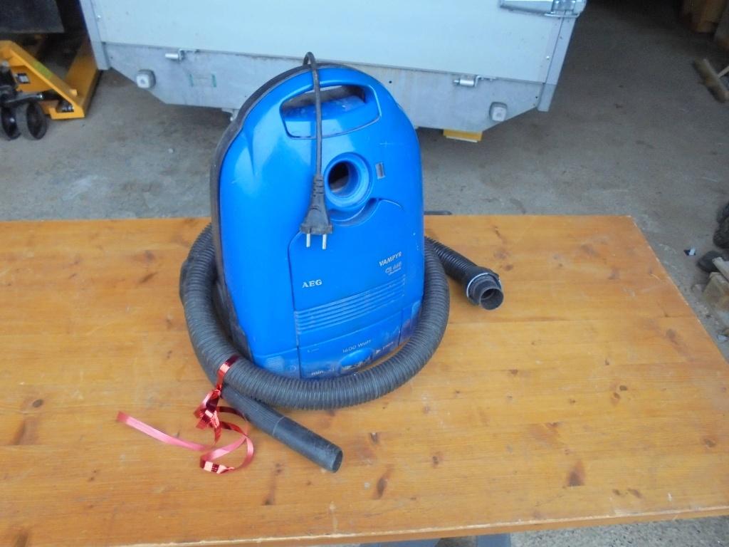 aspirateur, Enlèvement, Utilisé, Moins de 1 200 watts, AEG