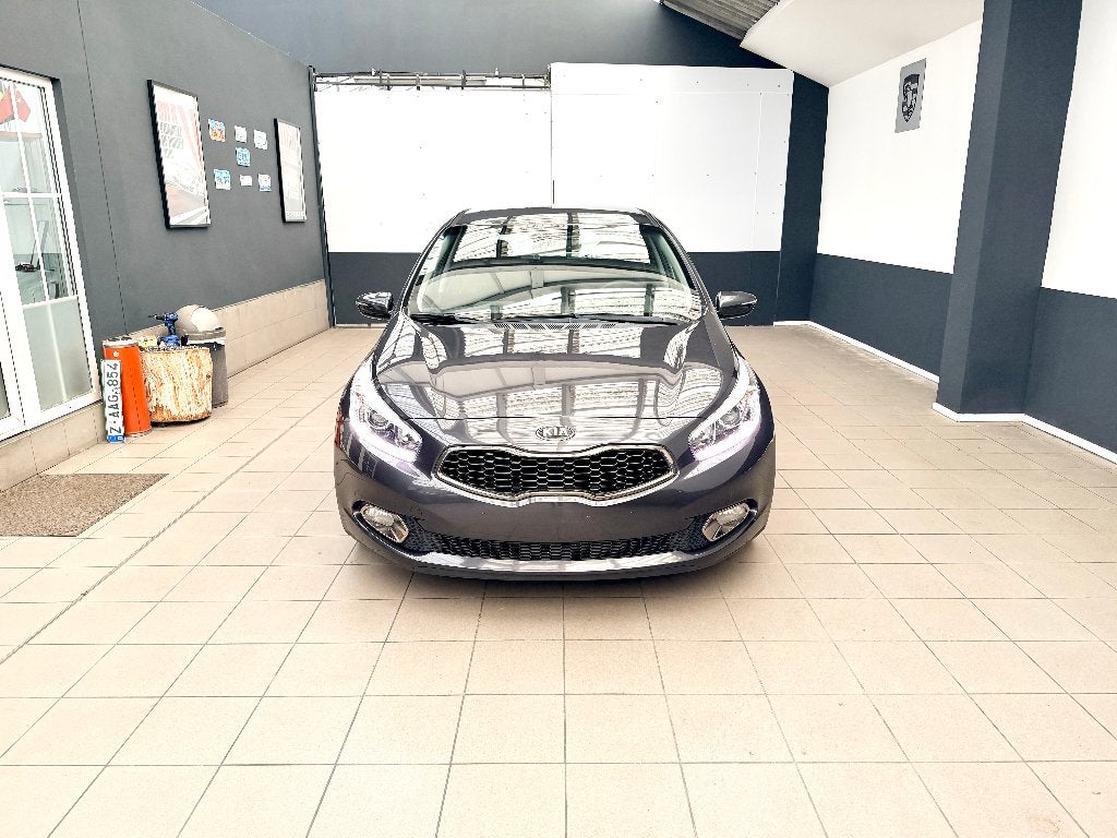 Kia Ceed / cee'd 1.4i Sense 09/2012 "138.000Km" Carnet KIA, Achat, Entreprise, 5 portes, https://public.car-pass.be/vhr/ef72c445-7b37-4dfa-96ef-b86e95a89fe4