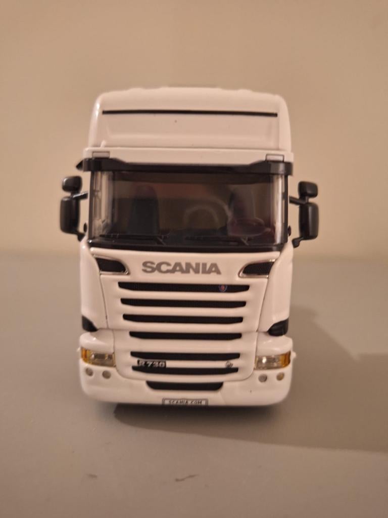 2 Vrachtwagens model 1:50 met remorque, Hobby en Vrije tijd, Modelauto's | 1:50, Ophalen