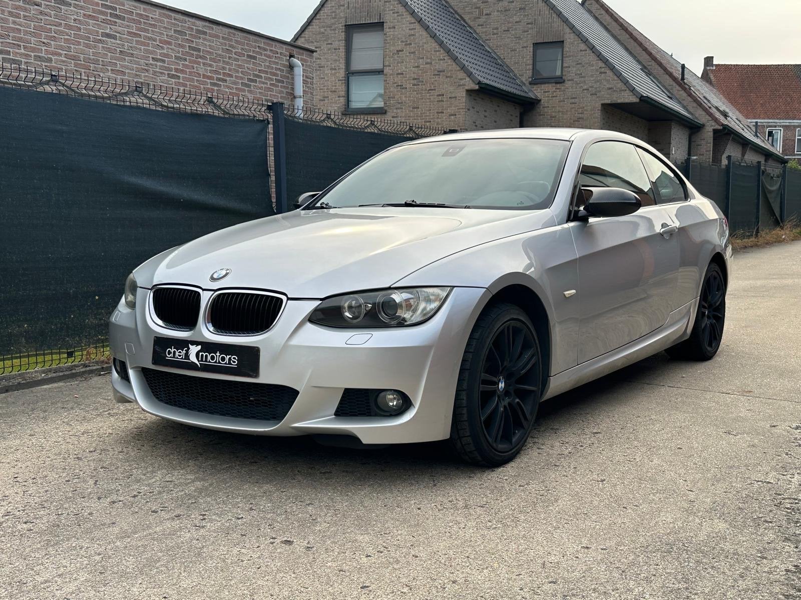 BMW 320i E92 M Sport, Auto's, BMW, Gebruikt, Bedrijf, Handgeschakeld, Automatische klimaatregeling