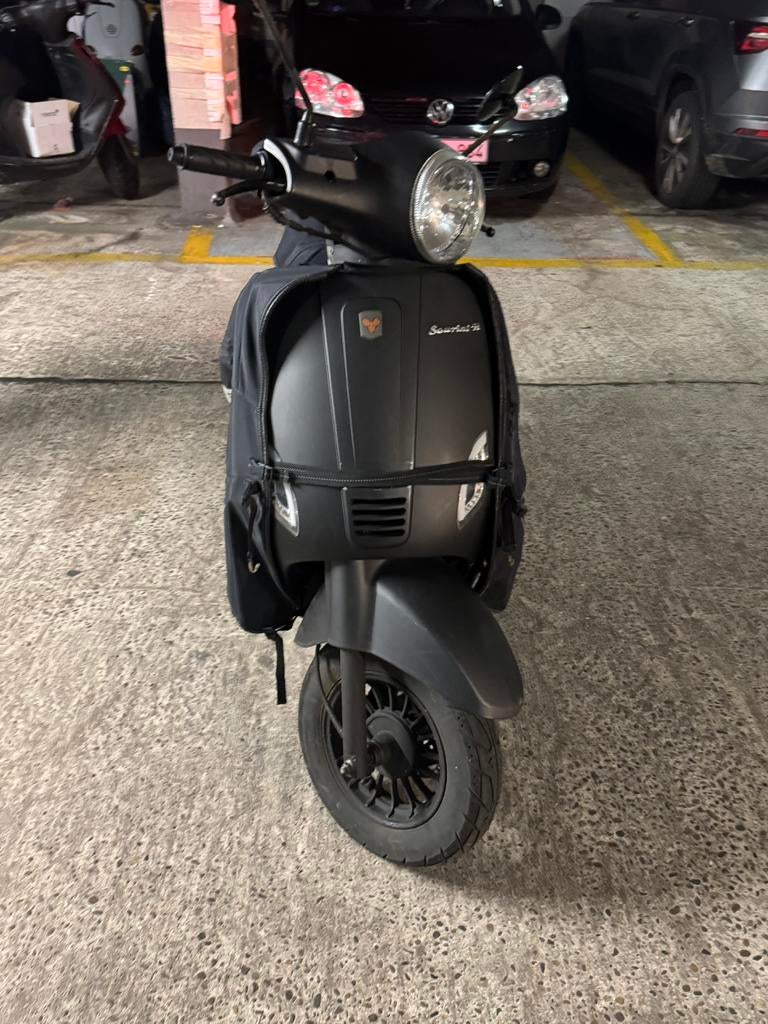Scooter B klasse 45km, Fietsen en Brommers, Scooters | Vespa, Ophalen, Zo goed als nieuw