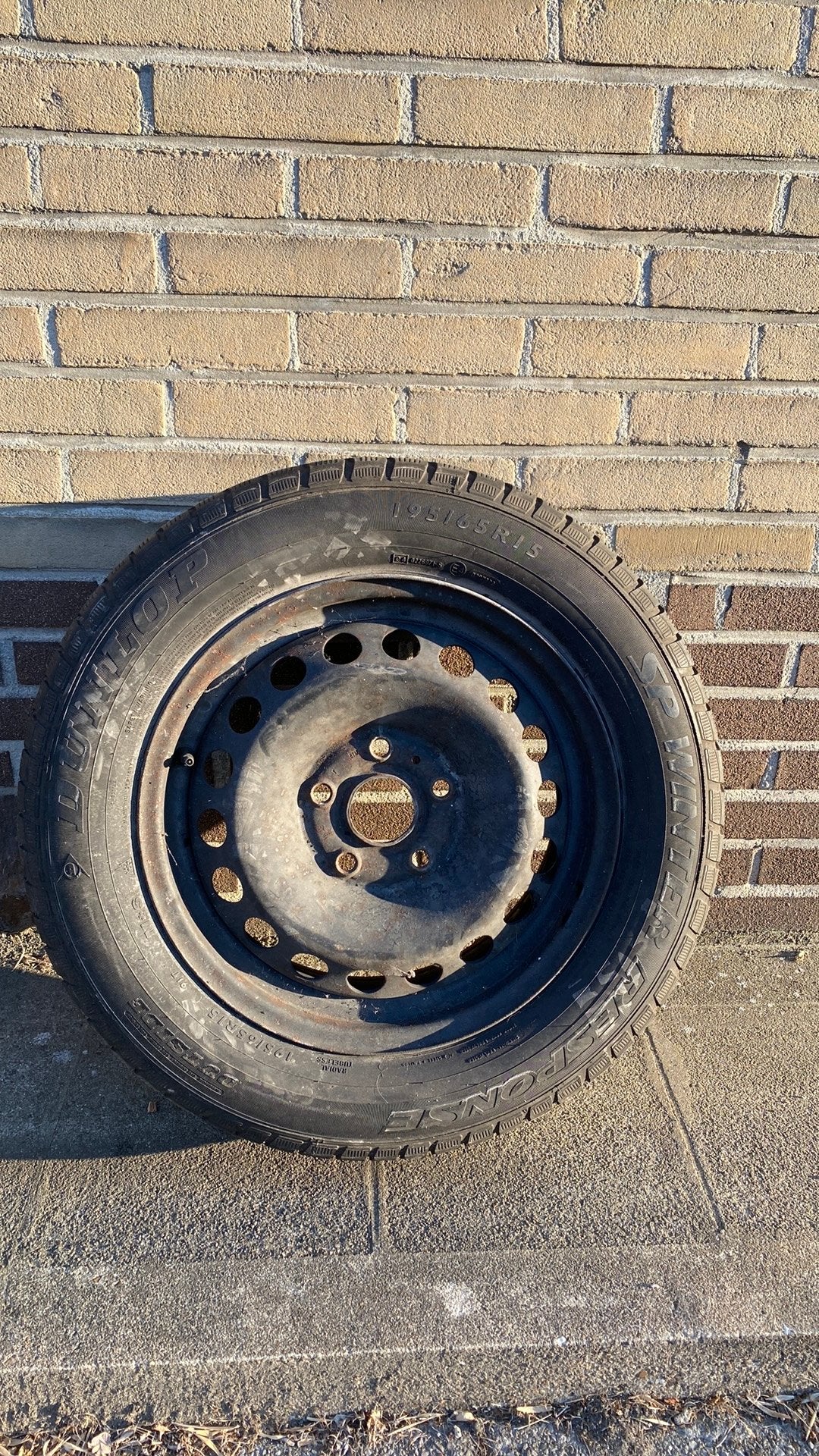 4x originele VW stalen velgen 15” + Dunlop winterbanden, Ophalen, Gebruikt