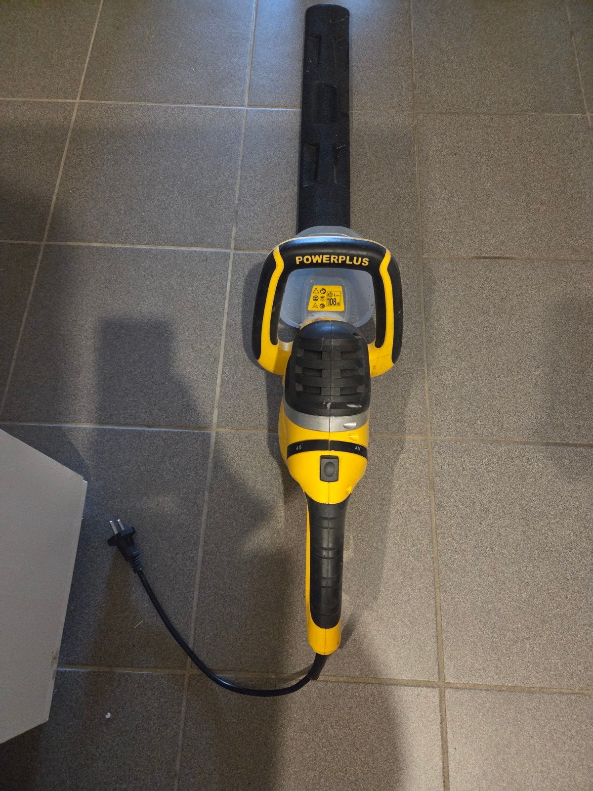 Taille-haie PowerPlus 750 W 610 mm de longueur utile, Enlèvement, Utilisé, Électrique, Powerplus