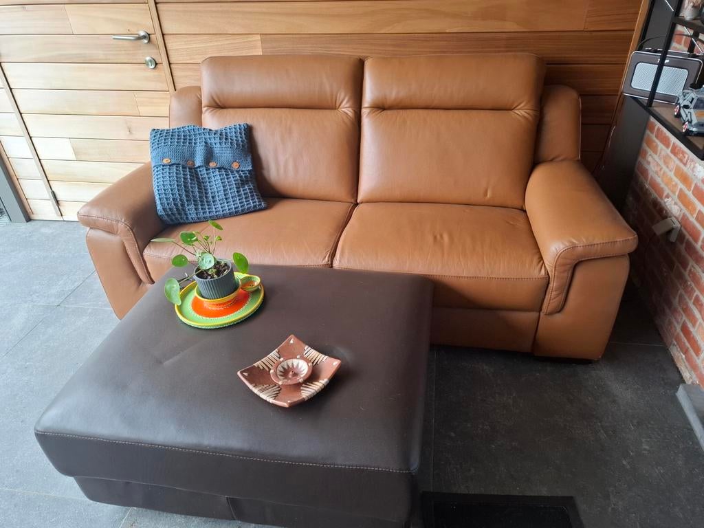 Comfortabele lederen zetel en poef, Huis en Inrichting, Ophalen