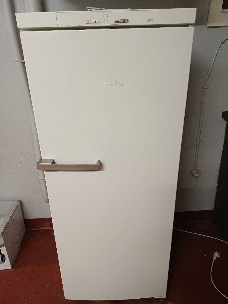 Diepvries NOFROST MIELE, Gebruikt, 140 tot 160 cm, Vrijstaand, Ophalen