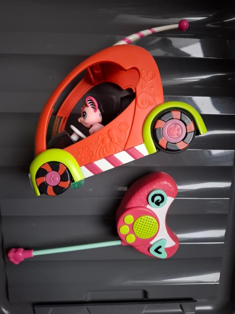 Autootje met afstandsbediening Hasbro, Ophalen
