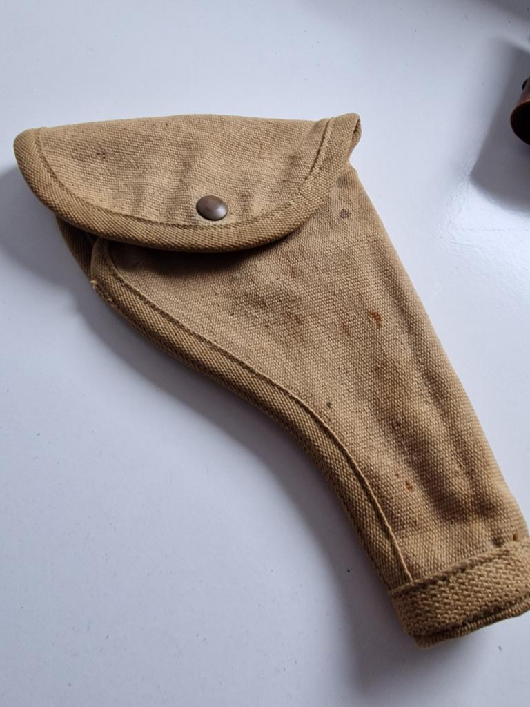 WWII Canadian Army Canvas Holster for Webley 455 Revolver, Collections, Objets militaires | Seconde Guerre mondiale, Enlèvement