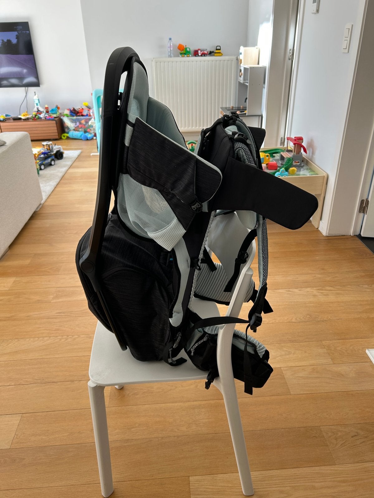 Thule Sac à dos porte-bébé (Usé 4 jours), Enfants & Bébés, Enlèvement, Comme neuf