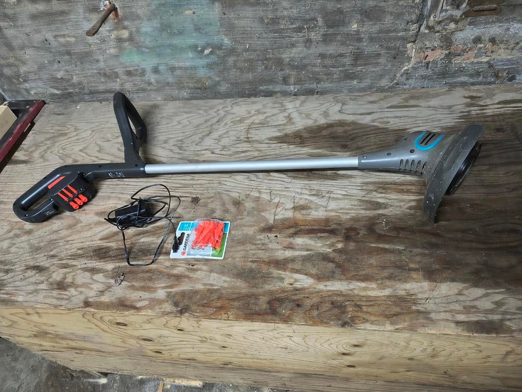 Gardena gras trimmer met extra messen, Jardin & Terrasse, Débroussailleuses, Enlèvement