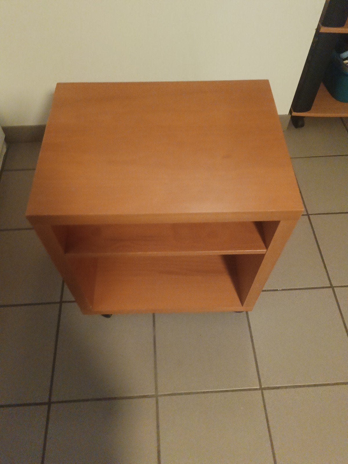 Bijzettafeltje of nachtkastje, Ophalen