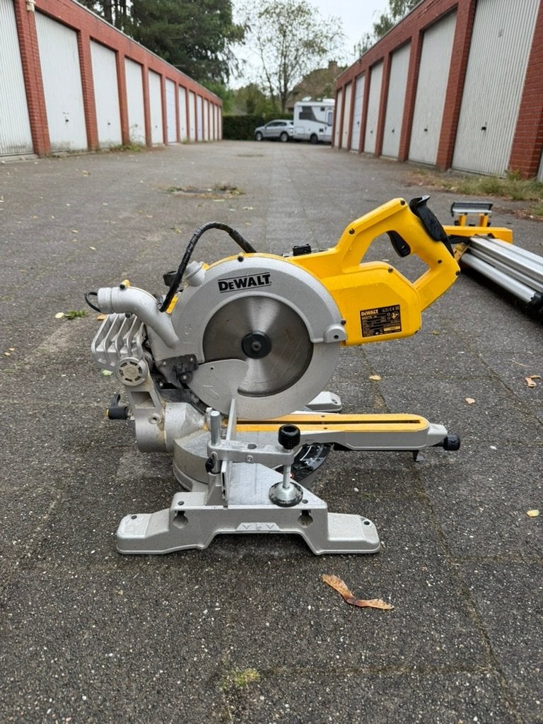 Dewalt afkortzaag DWS778 QS 1850W, Doe-het-zelf en Bouw, Ophalen, Gebruikt, 70 mm of meer, Dewalt