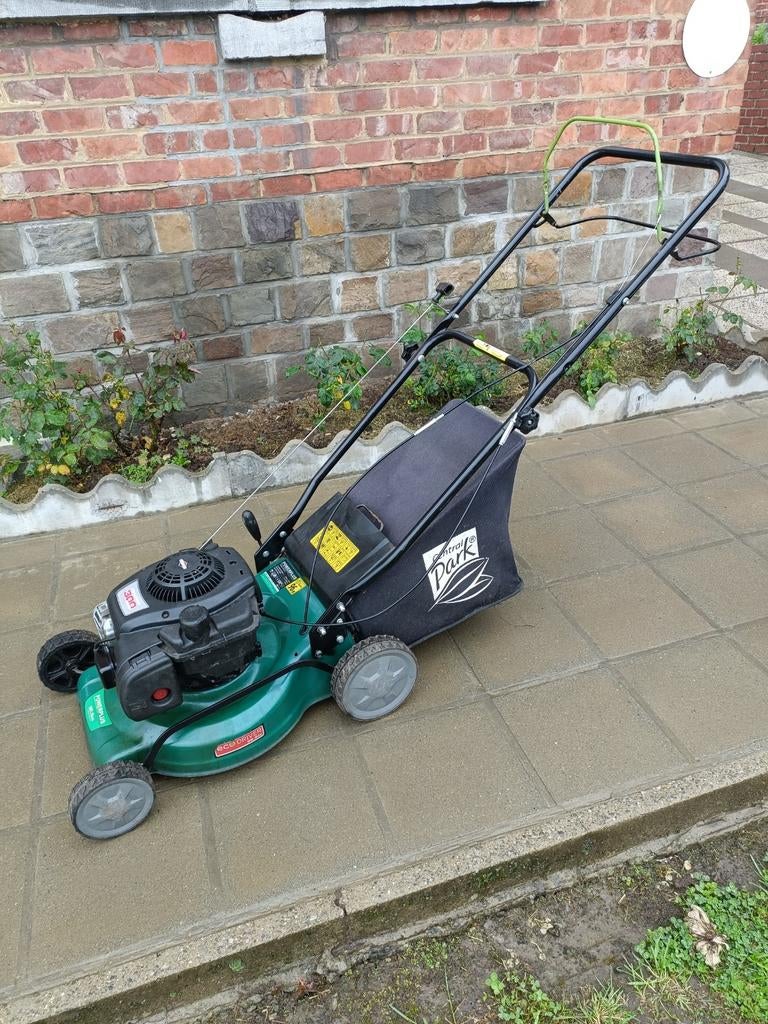Tondeuse autotractée essence POWER PLUS 41cm largeur coupe, Enlèvement, Bac de ramassage