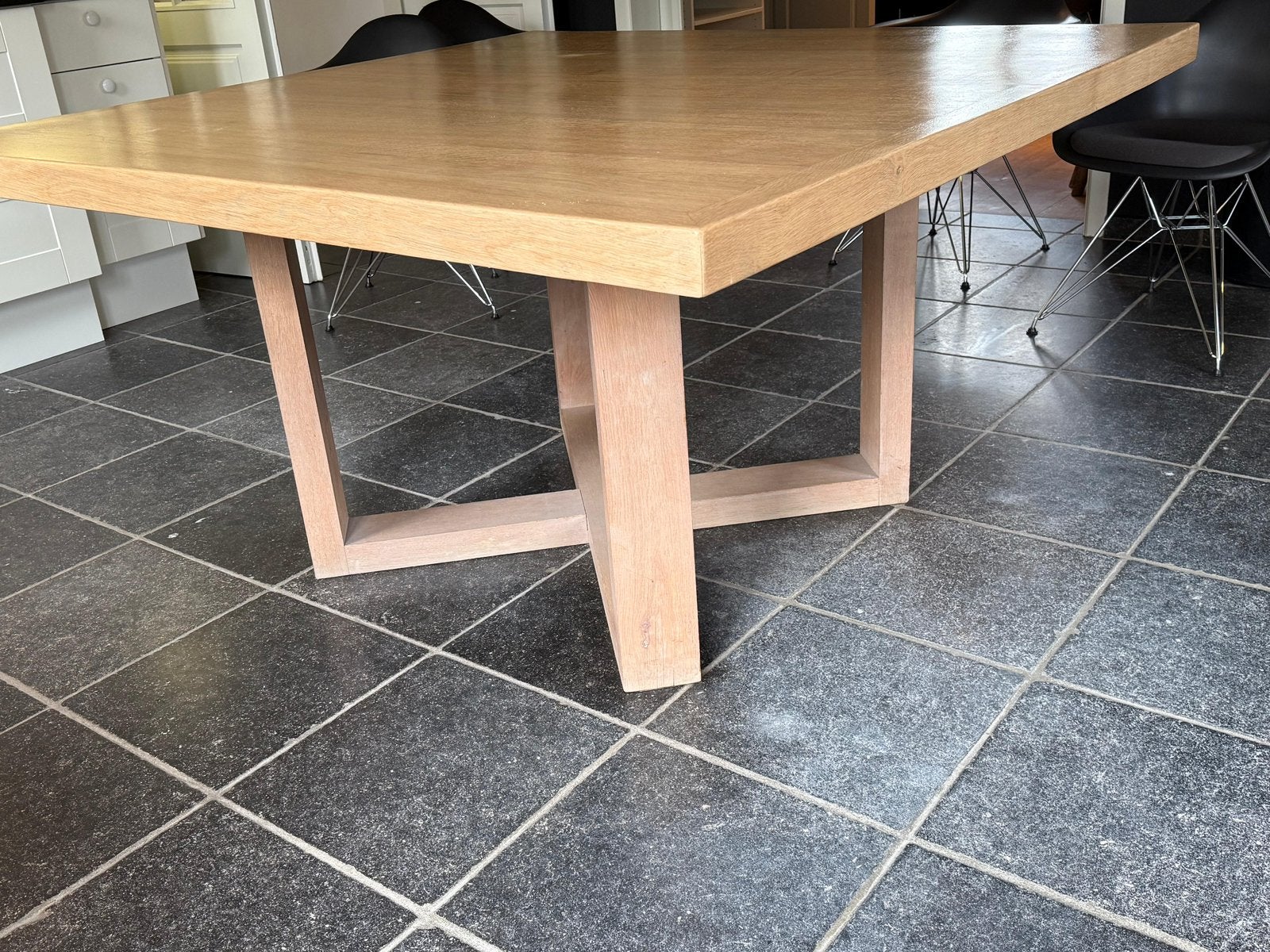 Table en chêne 100 % massif, Maison & Meubles, Enlèvement, Comme neuf