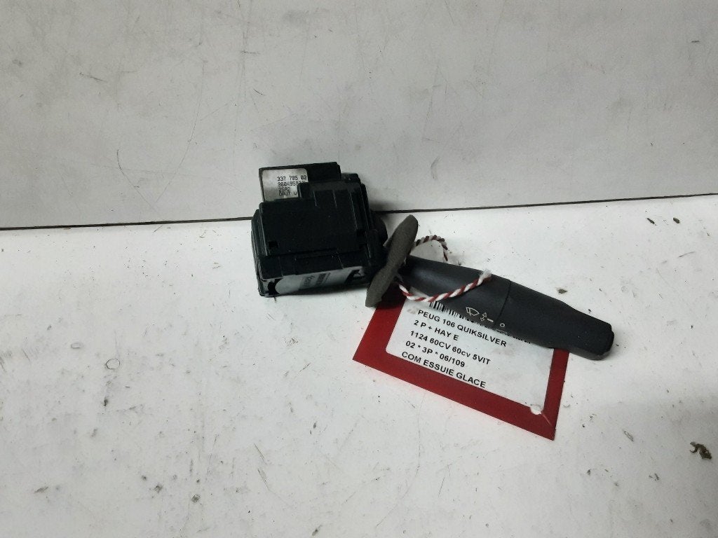 COMMODO ESSUIE-GLACE Peugeot 106 II (96049597ZL), Autos : Pièces & Accessoires, Mevr. I. Hauben, Utilisé, Rue de l'Espoir 34 34
4030  GRIVEGNÉE, BE