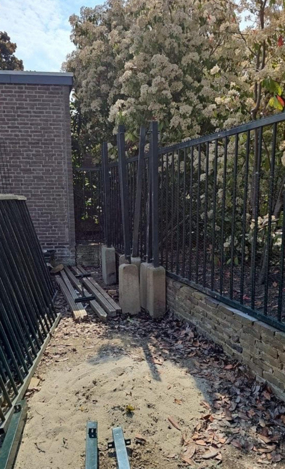 Hekwerk 4 x 290cm + 3 x 250cm + 10 palen, Ophalen, Zo goed als nieuw, IJzer, Sierhekwerk