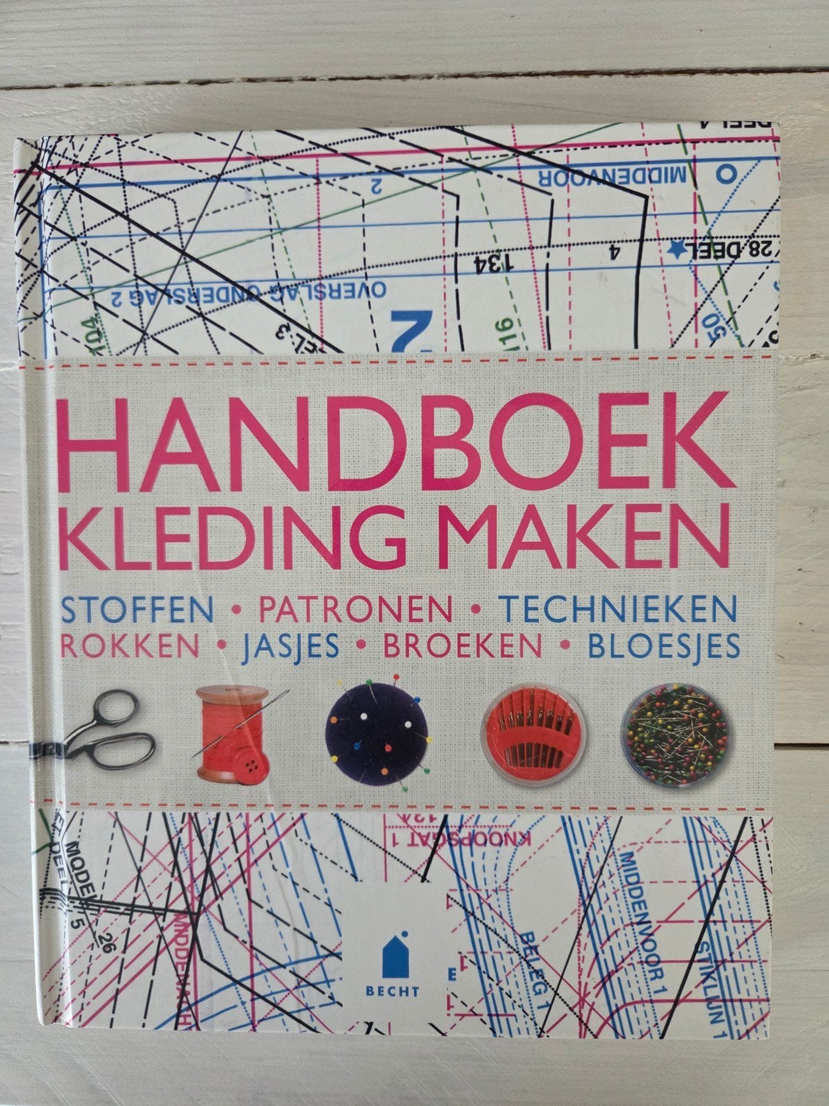 Handboek kleding maken, Ophalen of Verzenden, Zo goed als nieuw, Alison Smith