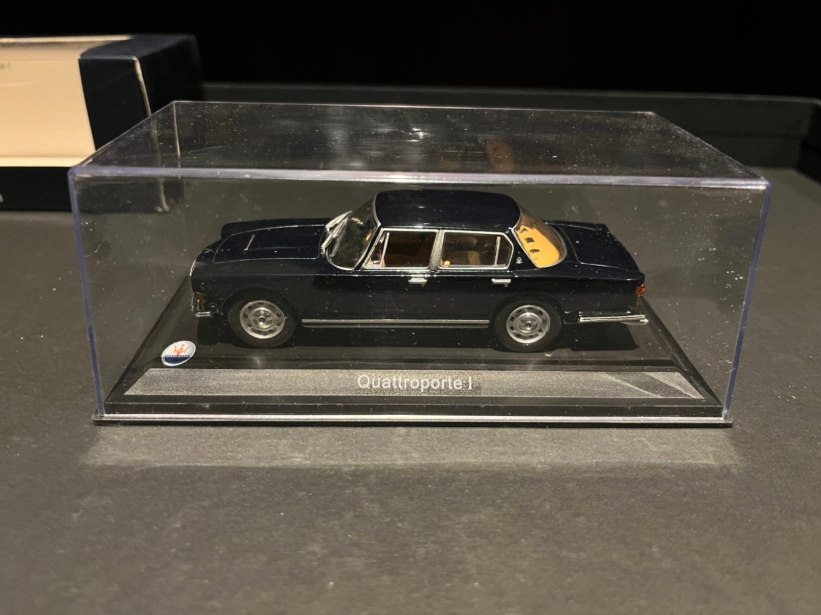 Maserati Quattroporte, Enlèvement, Comme neuf