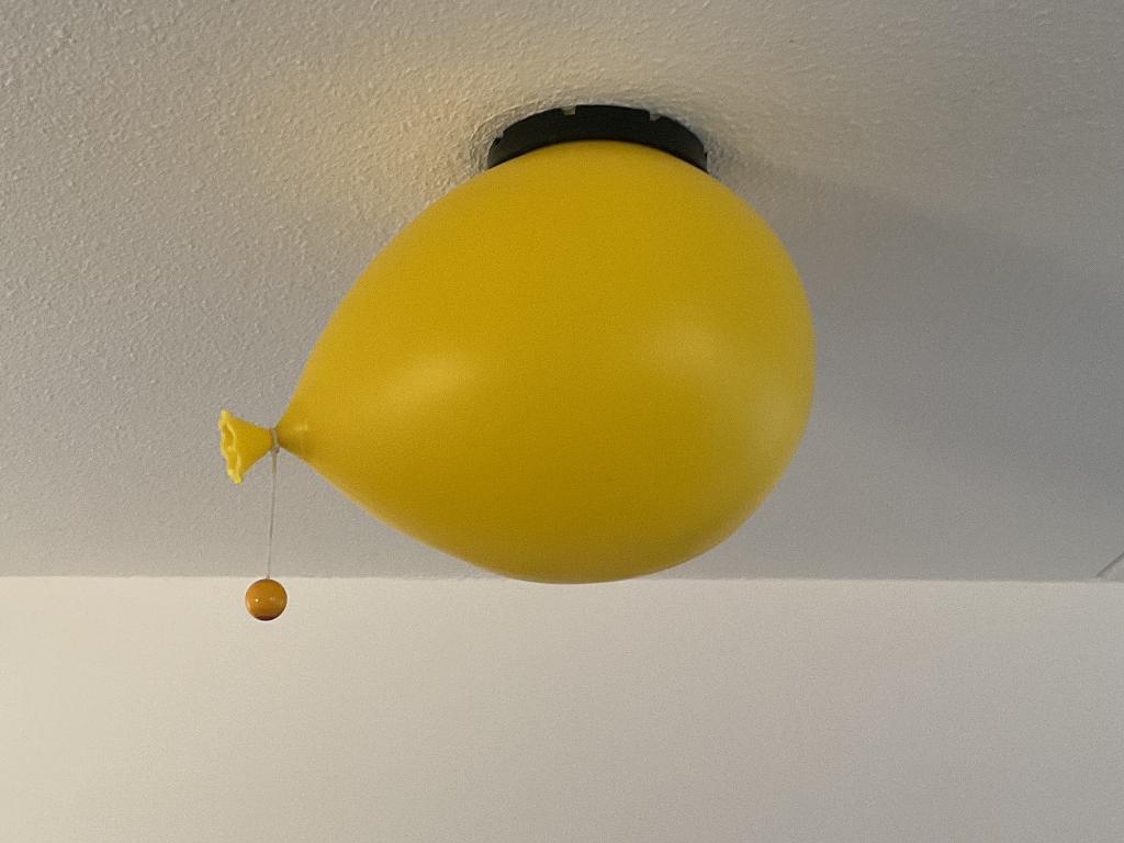Lampe Bilum vintage. L'Italie dessinée par Yves Christin, Enfants & Bébés, Chambre d'enfant | Aménagement & Décoration, Comme neuf