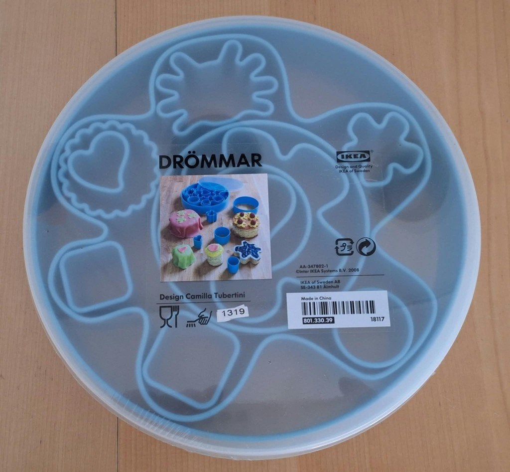 Te koop nieuwe blauwe bakvormpjes en uitstekers van Ikea., Ophalen of Verzenden, Nieuw, Taarten, Bakvorm