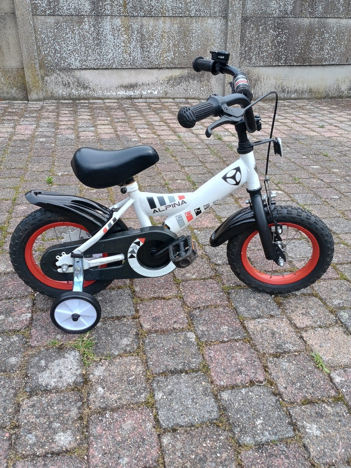 12 inch fietsje Alpina, Fietsen en Brommers, Fietsen | Kinderfietsjes, Ophalen, Zijwieltjes, Gebruikt, Velgrem