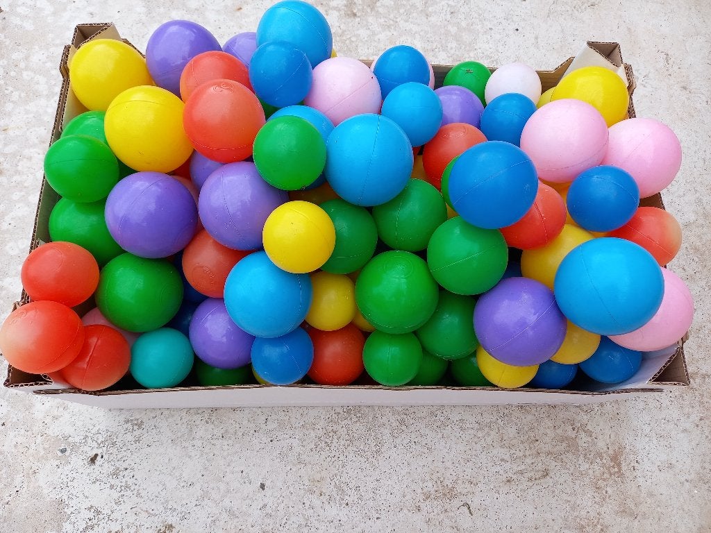 Grande boîte de 198 balles colorées pour piscine à balles, Enlèvement ou Envoi, Comme neuf, Autres types